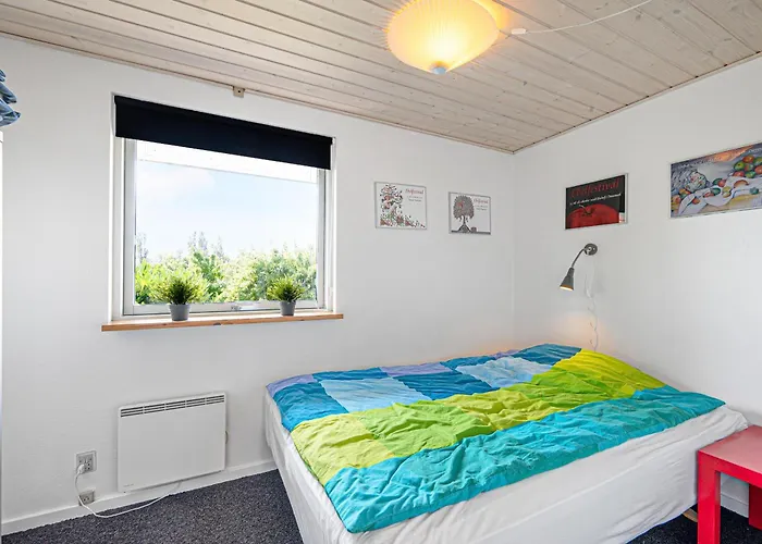 In With 3 Bedrooms And Internet